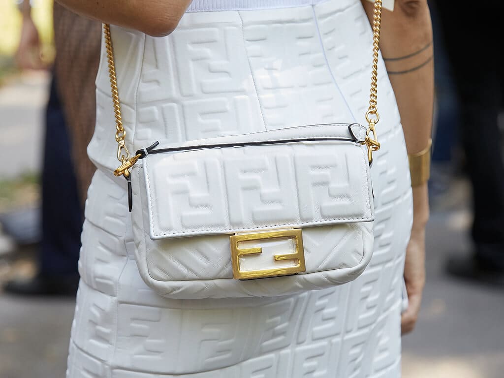 O ícone da Fendi: a bolsa Baguette