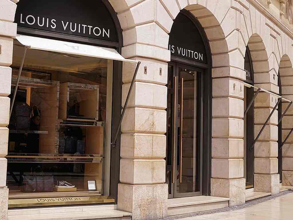 Fachada da loja Louis Vuitton