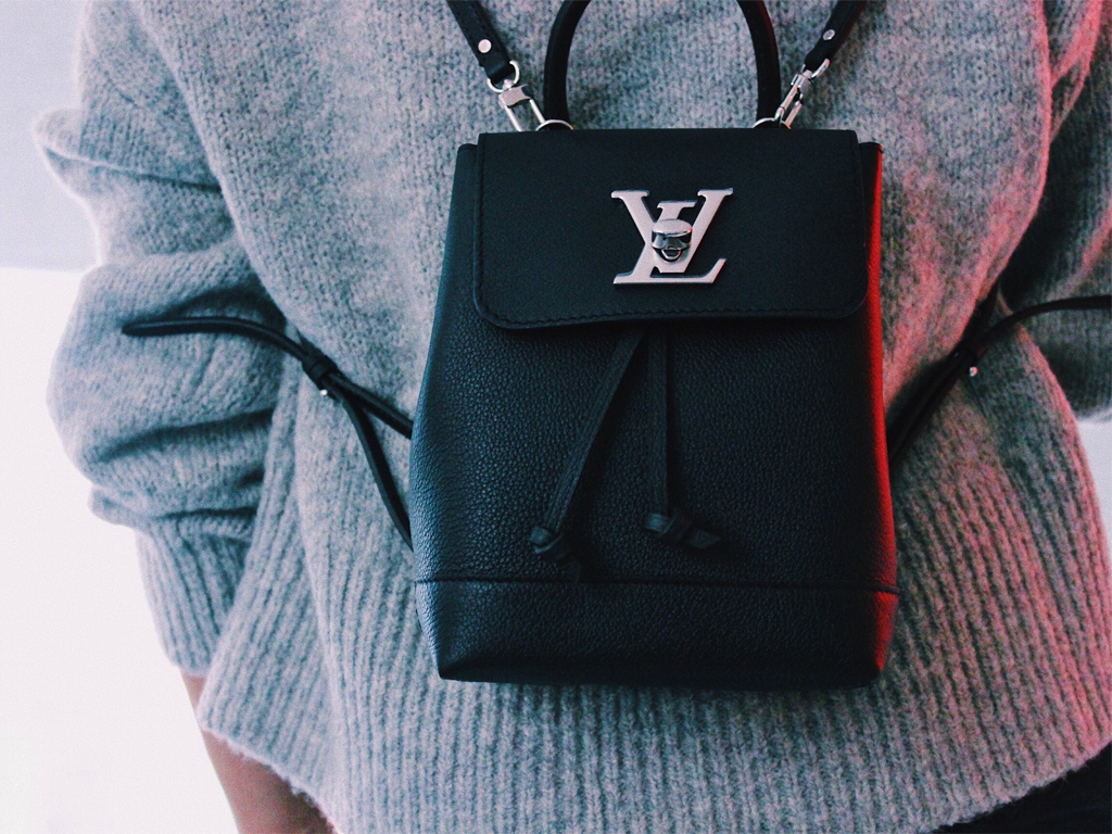 Foto de mochila Louis Vuitton preto para post Top10 trend bolsas