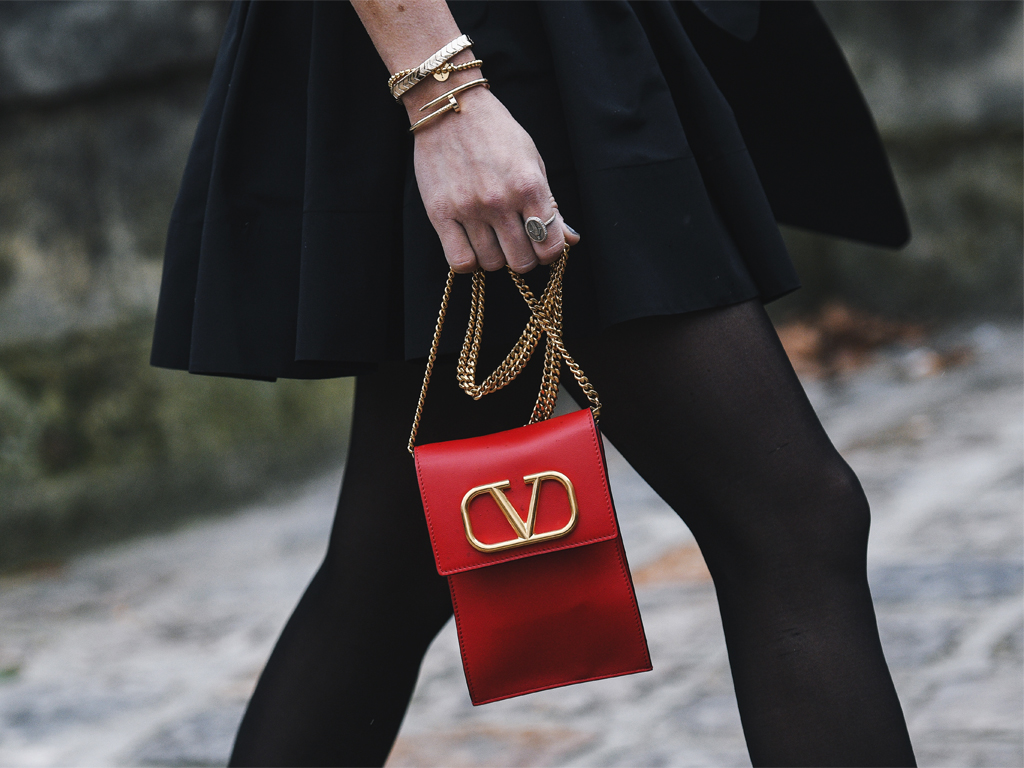 Foto de bolsa Valentino vermelha para post Top10 trend bolsas 