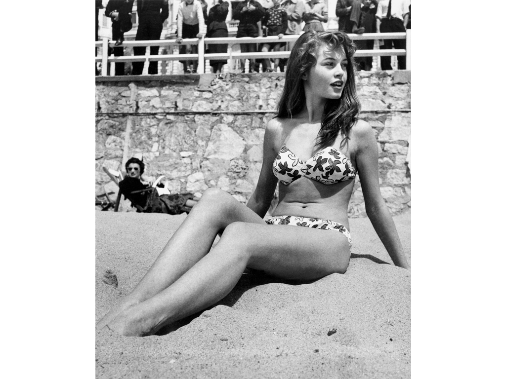 Foto da atriz francesa Brigitte Bardot de biquíni