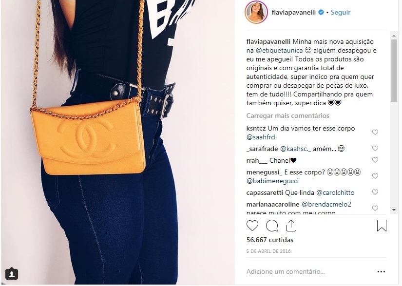 Flávia Pavanelli usa bolsa Chanel comprada no Etiqueta Única.