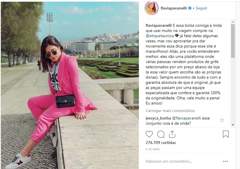 Flávia Pavanelli usa bolsa Chanel em viagem