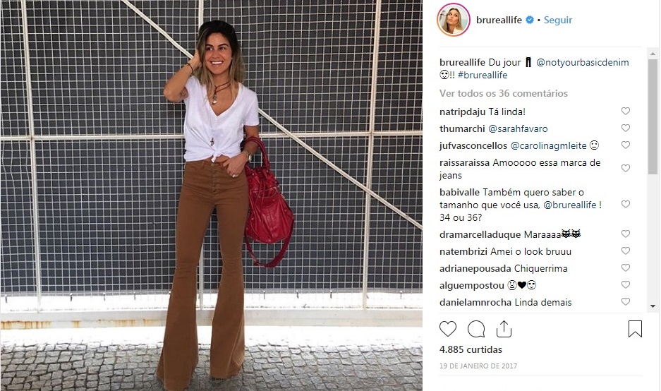 Bruna Cardoso usa bolsa vermelha comprada no Etiqueta Única