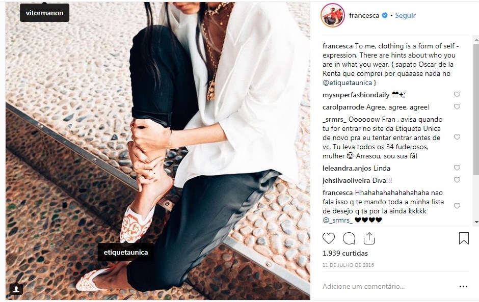 Francesca Monfrinatti usa sapato Oscar de La Renta comprado no Etiqueta Única.