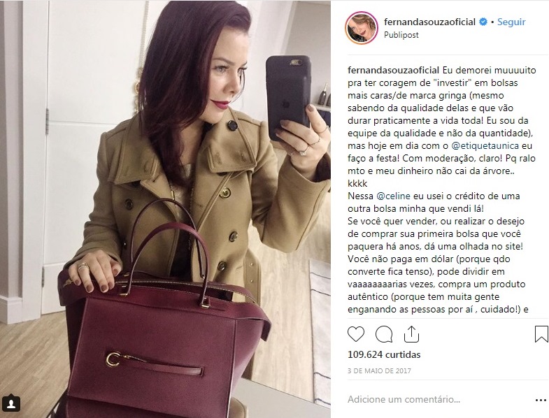 Fernanda Souza usa bolsa Céline comprada no Etiqueta Única.