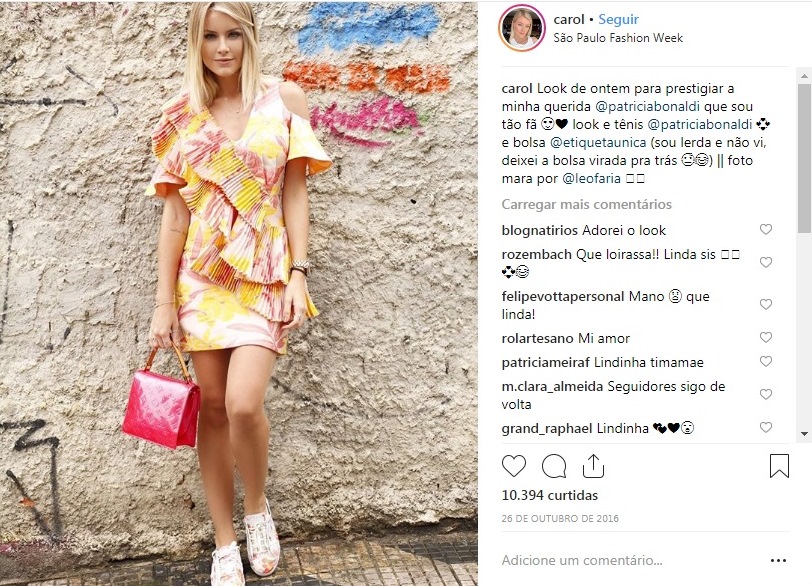 Carol Jannini usa bolsa Louis Vuitton comprada no Etiqueta Única.