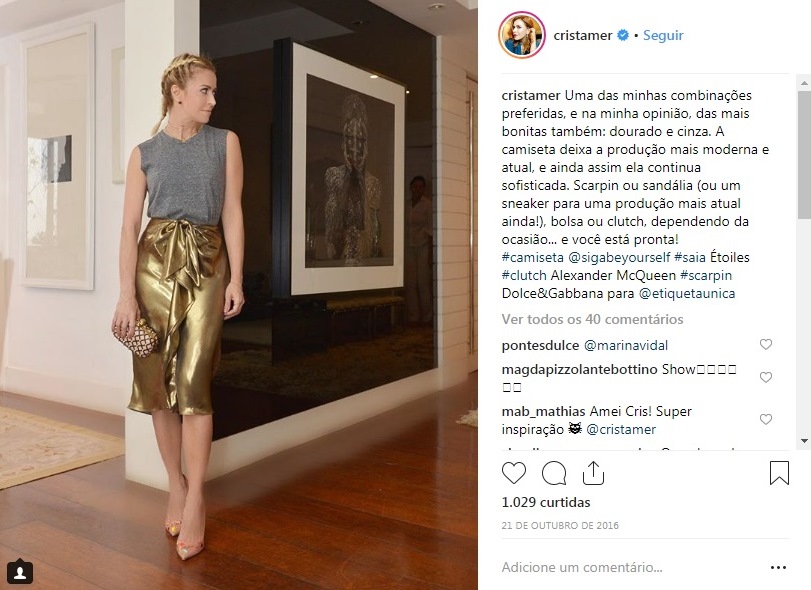 Cris Tamer usa scarpin Dolce & Gabbana comprado no Etiqueta Única.