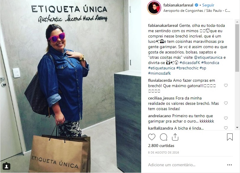 Fabiana Karla faz compras no Etiqueta Única.