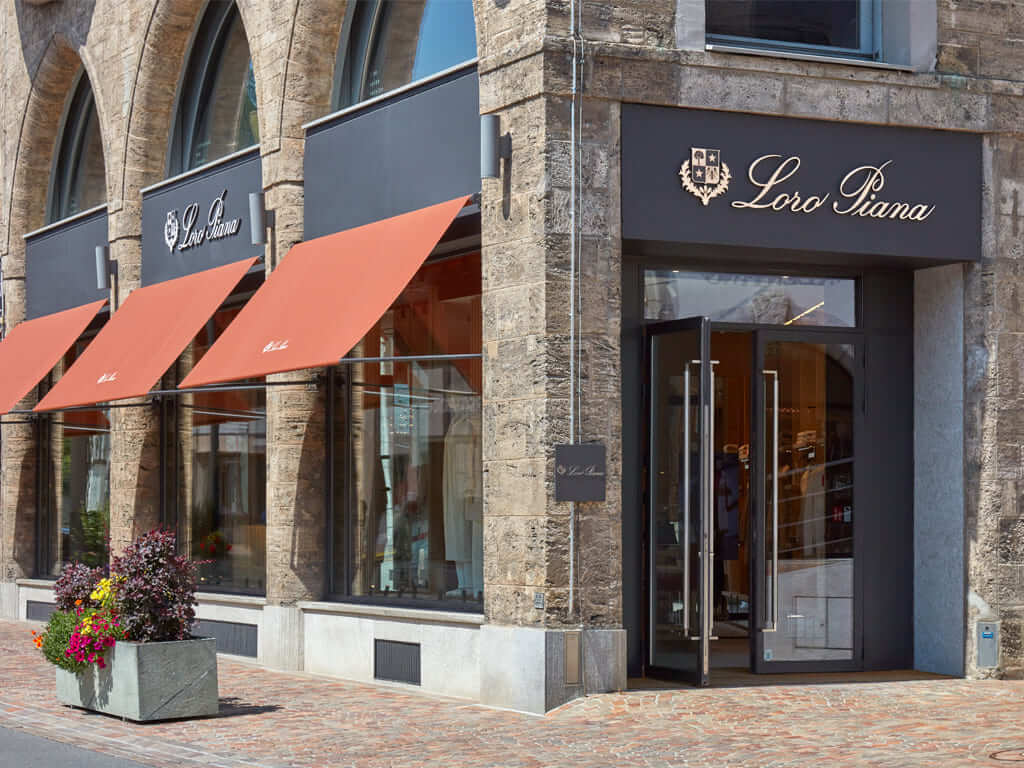 O lugar mais barato pra comprar uma bolsa Louis Vuitton é em.