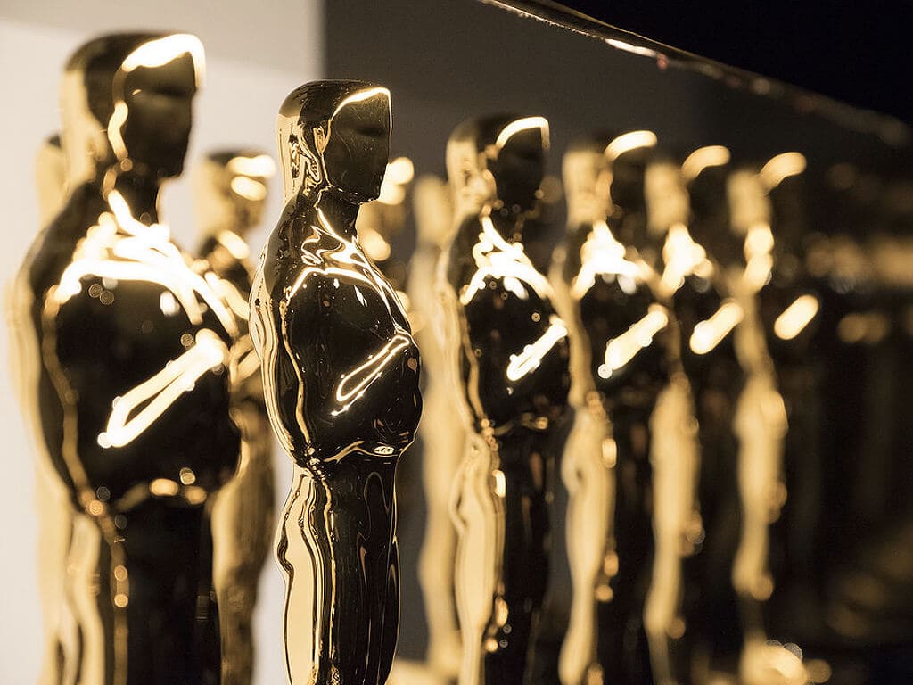 Os vestidos das ganhadoras do Oscar ao longo dos anos. Saiba quais são as marcas preferidas das famosas!