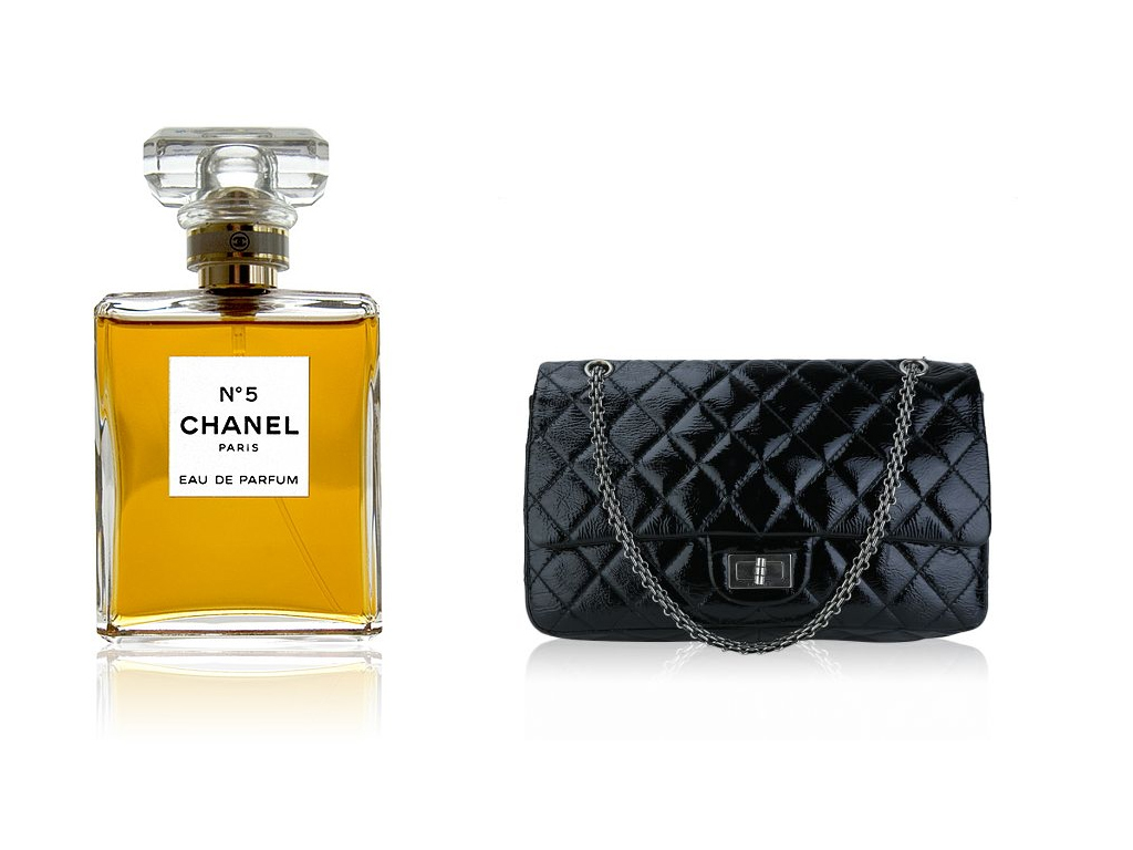 Alguns dos itens icônicos criados por Coco Canel, como o Canel n.5 e a Bolsa Chanel 2.55.