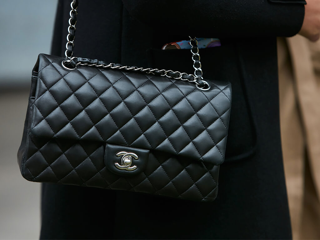 Bolsa Chanel original Double Flap em caviar Maxi preta feminina