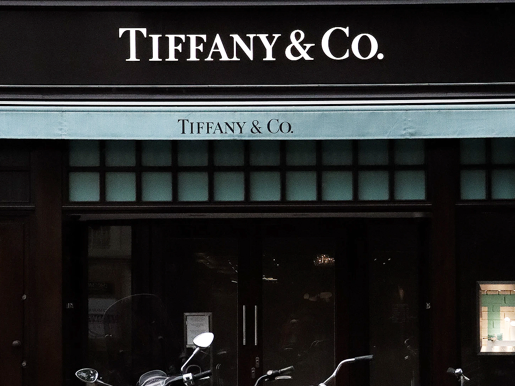 Compra bilionária da Tiffany & Co. pelo LVMH corre o risco de ser  cancelada. Aos detalhes! - Glamurama