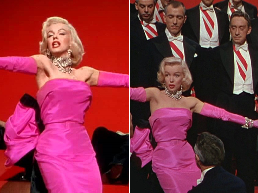 Marilyn Monroe com icônico vestido rosa no filme "Os Homens Preferem as Loiras".