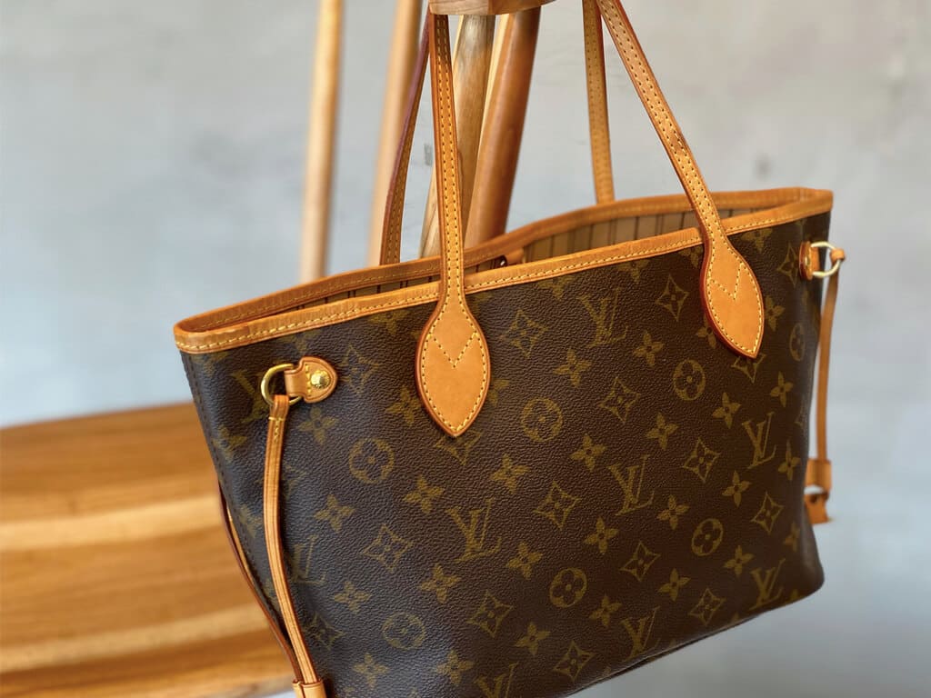 Bolsa Neverfull da Louis Vuitton. Clique na imagem e confira mais modelos da maison!