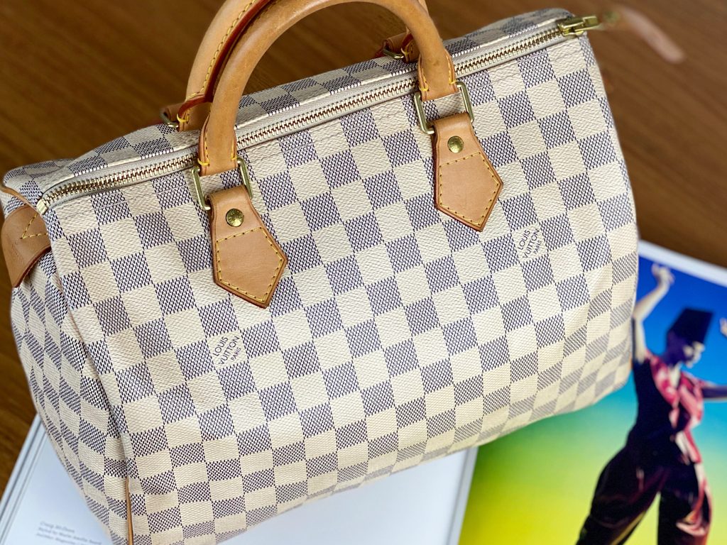 Nova bolsa da Louis Vuitton parece uma sacola plástica, dessas que vai na  geladeira - Maitê Brusman: Adote este estilo