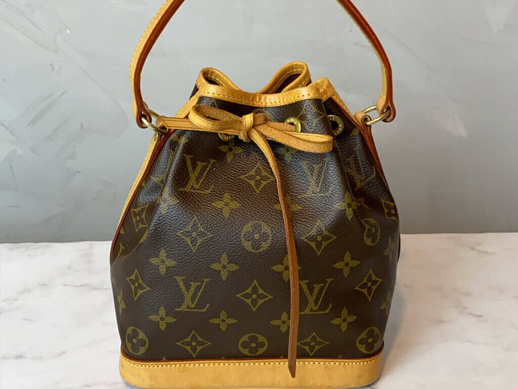 Bolsa Noé Louis Vuitton. Clique na imagem e confira peças similares!
