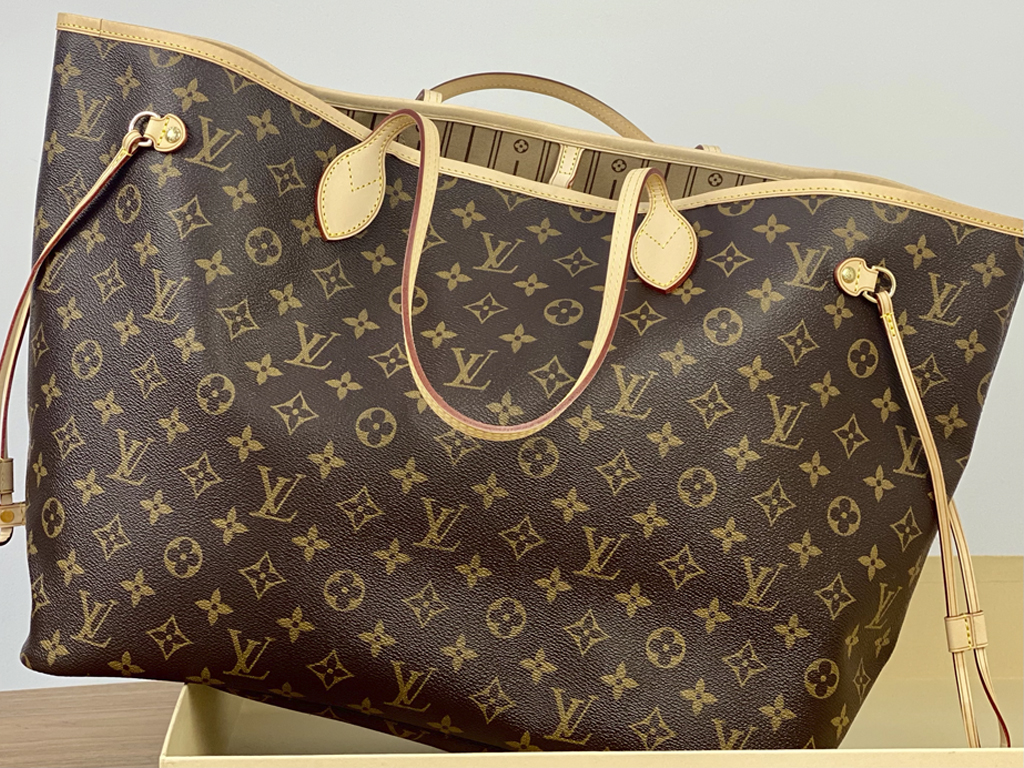 Bolsas Louis Vuitton são umas das mais queridas pelas mulheres e sua mãe merece uma! Clique na imagem e confira mais opções de presentes para o Dia das Mães!