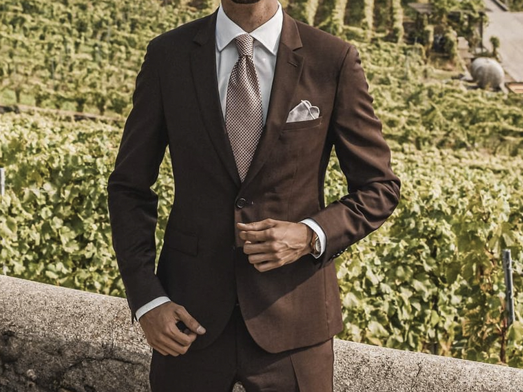 Modelo de Gravata Clássico. (Foto: Reprodução/Instagram @the.swiss.gentleman.) Clique na imagem e confira mais modelos!