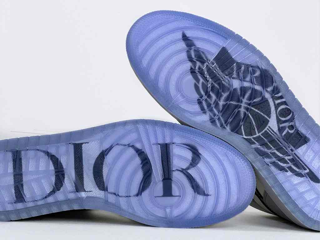 Air Jordan 1 High OG Dior. Clique na imagem e confira o modelo!